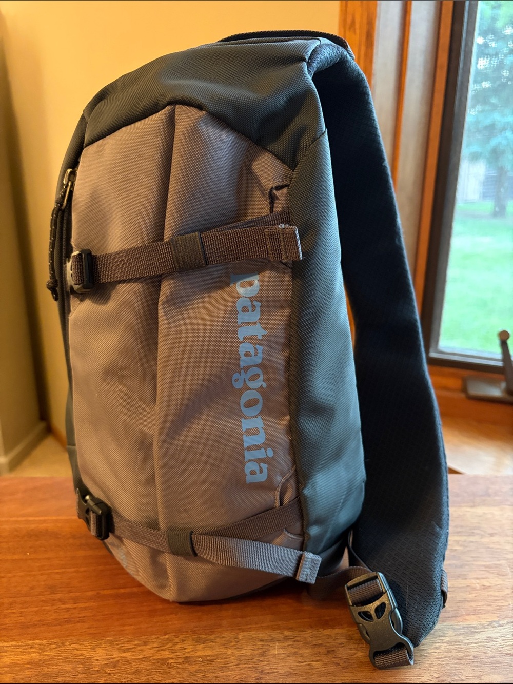 Patagonia 8L Atom Charcoal Gray/Purple Sling Bag